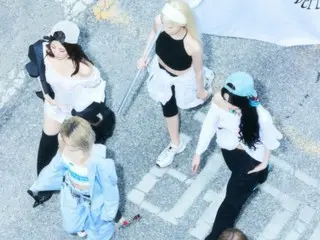 「LE SSERAFIM」、「HEATHERS ROCK」バージョンのコンセプトフォト公開…つかみどころのない魅力を発揮