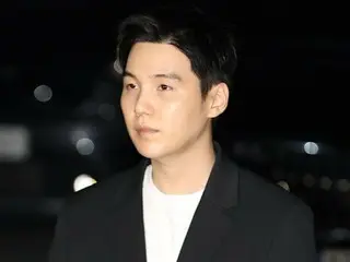 “飲酒運転の疑い”「BTS」SUGA、固い表情で警察へ出頭