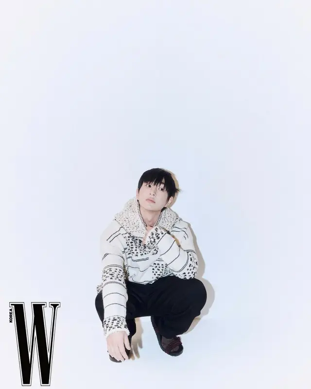 「SHINee」オンユ、グラビア&インタビュー“大衆の前で軽くなって親しくなりたいという気持ち”04