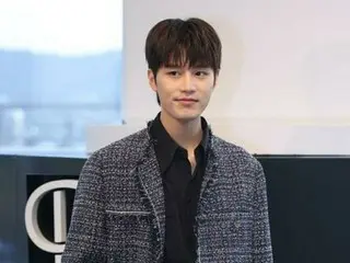 性犯罪容疑の元ＮＣＴテイル　警察で取り調べ受ける＝韓国