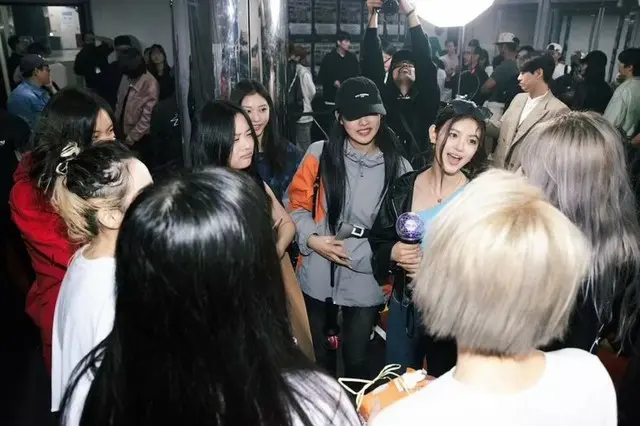 「2NE1」＆「NewJeans」、レジェンドガールズグループの出会い02