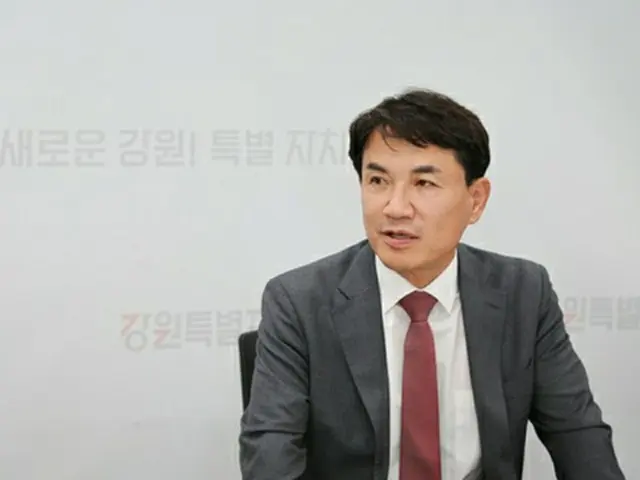 韓米日三角バイオベルト構想を発表する江原道の金鎭台知事（同道提供）＝（聯合ニュース）≪転載・転用禁止≫
