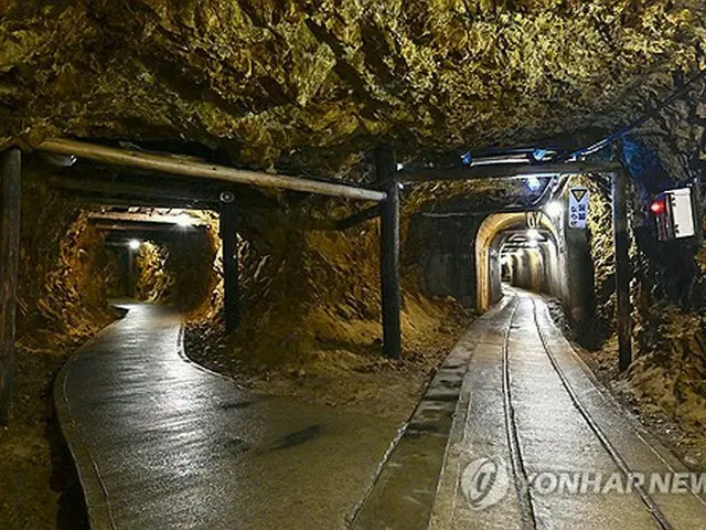 佐渡島の金山の坑道（資料写真）＝（聯合ニュース）