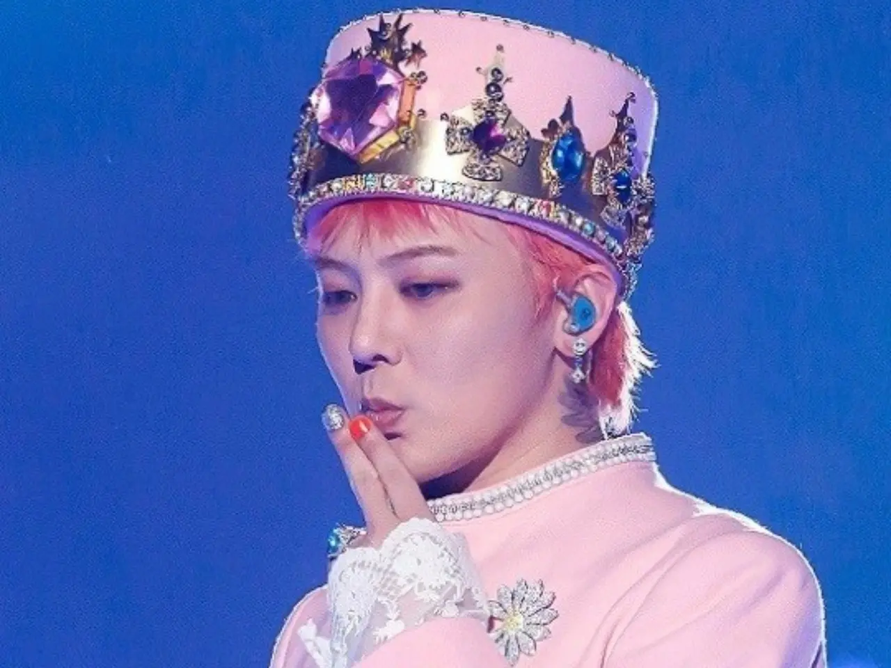 ノ*）様 G-DRAGON ジヨン 2024 SBS サノクPEACEMINUS - メルカリ