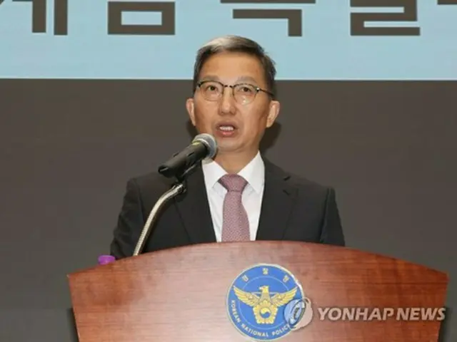 会見を行う禹鍾壽・警察庁国家捜査本部特別捜査団長＝９日、ソウル（聯合ニュース）