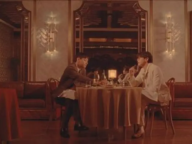 「Ｗｉｎｔｅｒ　Ａｈｅａｄ（ｗｉｔｈ　ＰＡＲＫ　ＨＹＯ　ＳＨＩＮ）」のミュージックビデオのワンシーン（ビッグヒットミュージック提供）＝（聯合ニュース）≪転載・転用禁止≫