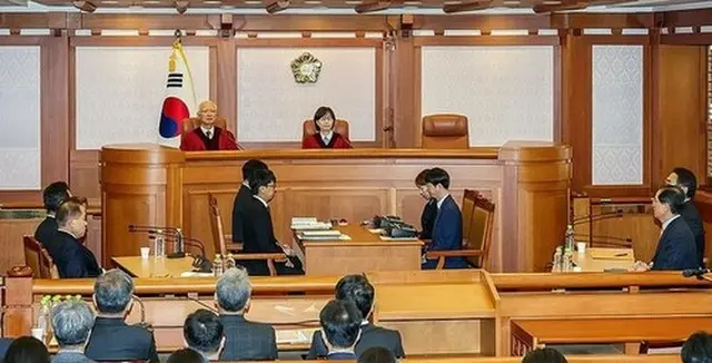 憲法裁判所で開かれた尹大統領の弾劾審判の様子（共同取材）＝２７日、ソウル（聯合ニュース）