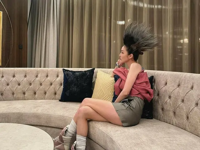 DARA（2NE1）、破格的なヘアスタイルに視線集中