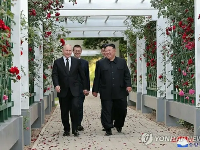 北朝鮮の金正恩（キム・ジョンウン）国務委員長（朝鮮労働党総書記）とロシアのプーチン大統領は昨年６月に平壌で会談した＝（朝鮮中央通信＝聯合ニュース）≪転載・転用禁止≫