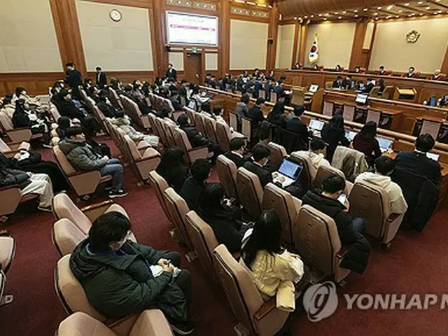 １４日に開かれた初弁論（共同取材）＝（聯合ニュース）