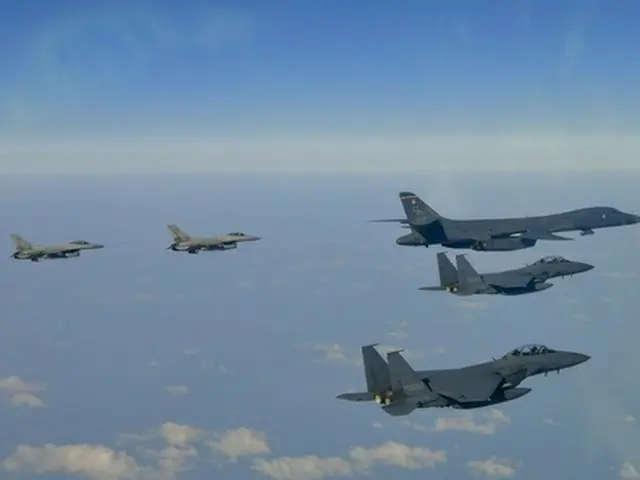 朝鮮半島上空で実施された韓米合同空中訓練（国防部提供）＝（聯合ニュース）≪転載・転用禁止≫