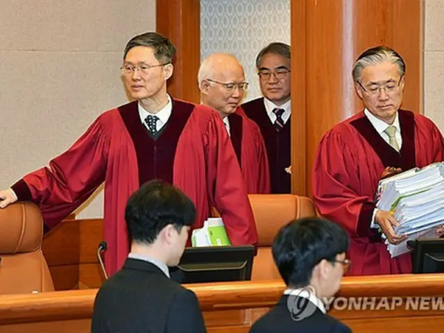 ２５日の最終弁論に出席した憲法裁の裁判官（写真共同取材団）＝（聯合ニュース）