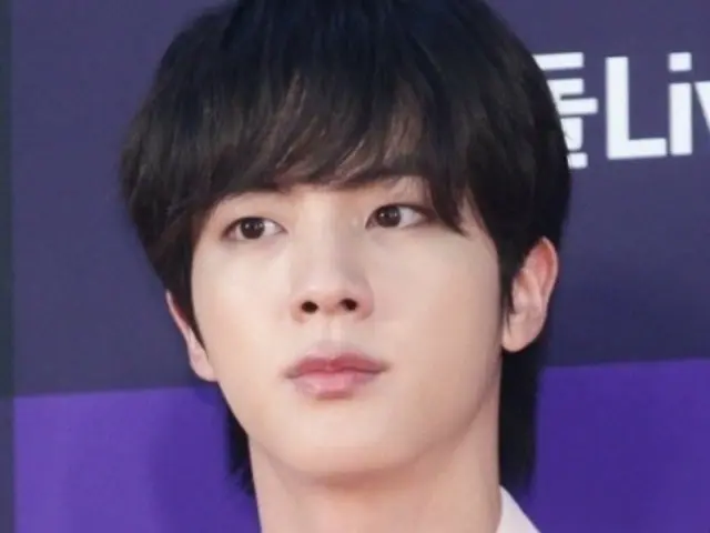 「BTS」JIN、“奇襲キス”した50代の日本ファンが刑事立件