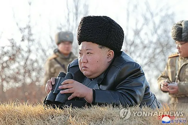 戦略巡航ミサイルの発射訓練に立ち会った金正恩氏＝（朝鮮中央通信＝聯合ニュース）≪転載・転用禁止≫
