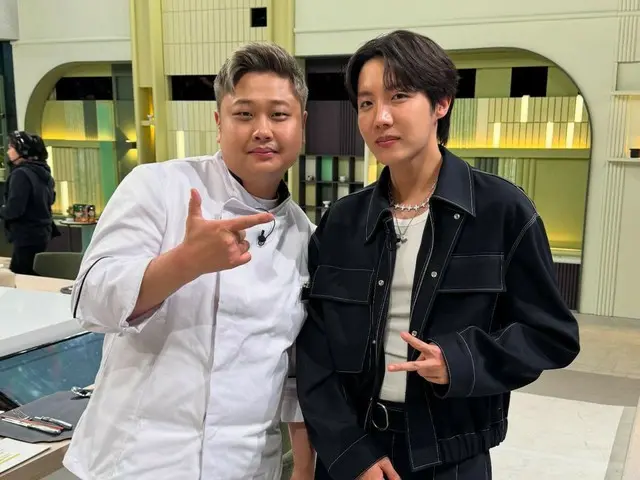 ユン・ナムノシェフ、「BTS」J-HOPEとのツーショットをインスタにアップしたらスマホがマヒ…“最後の写真はごめんなさい”01