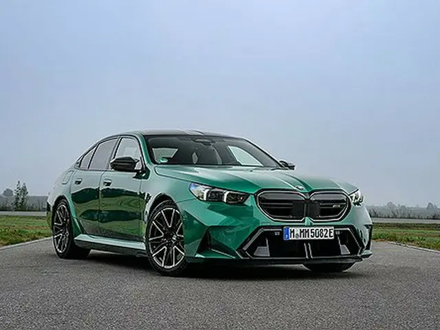 ＢＭＷの新型Ｍ５（ＢＭＷコリア提供）＝（聯合ニュース）≪転載・転用禁止≫