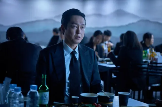 映画「ロビー」、パク・ビョンウンからシウォン(SUPER JUNIOR)&チャ・ジュヨンまで「ベテランロビーチーム」スチール公開2