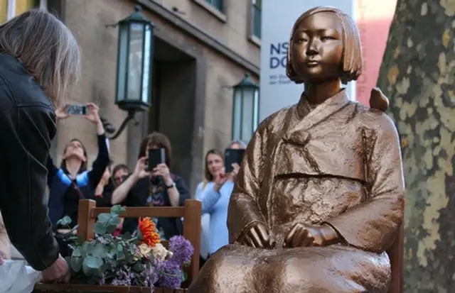 ケルン市に設置された少女像＝（聯合ニュース）