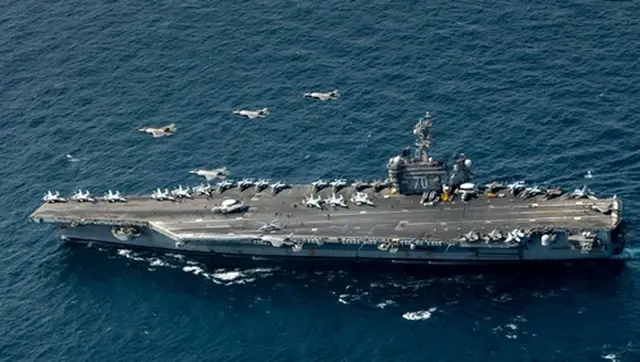 カール・ビンソンから発進する韓米のＦ３５（米国防総省提供）＝（聯合ニュース）≪転載・転用禁止≫
