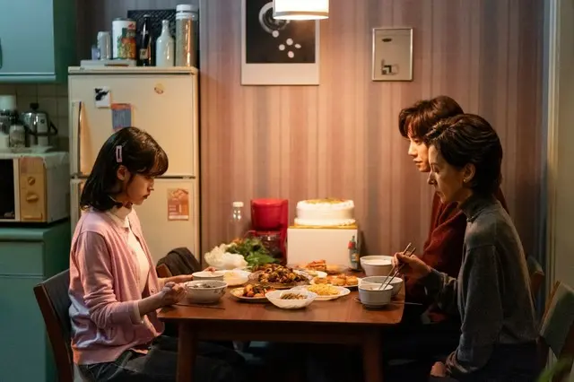 クレジット表記:Netflixシリーズ「おつかれさま」独占配信中