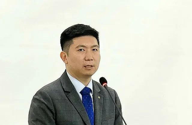 ３月１８日に江原道・春川で開かれた懇談会で発言する柳氏＝（聯合ニュース）