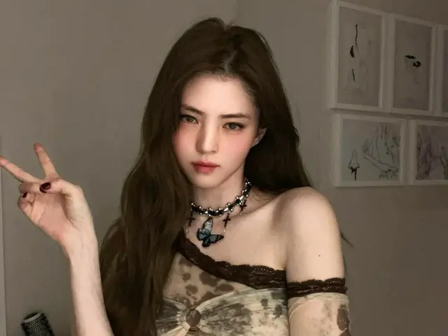 女優ハン・ソヒ、致命的なオフショルダー…魅惑的な清純セクシービジュアル