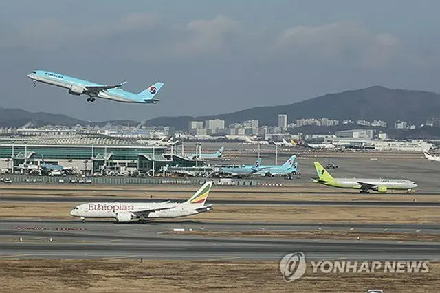 仁川国際空港の滑走路（資料写真）＝（聯合ニュース）