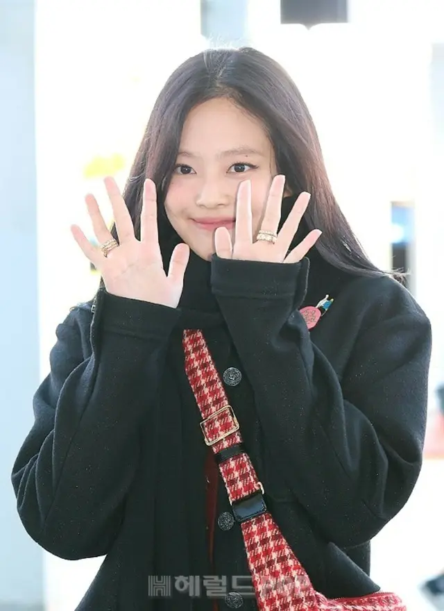 【公式】「BLACKPINK」JENNIEも山火事被害支援に1000万円寄付…“あたたかい春を迎えられますように”