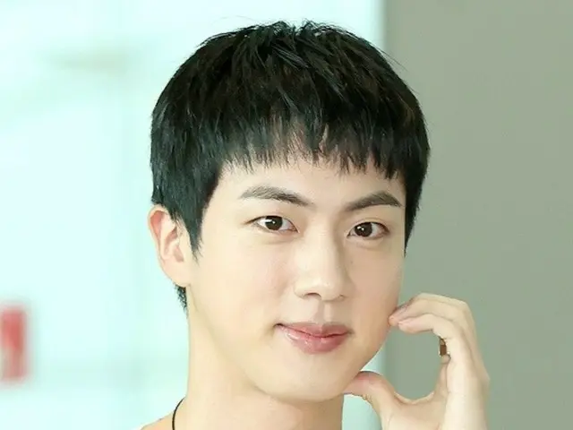 「BTS」JIN、山火事被害の地域を直接訪れる… 炊き出しボランティアに参加