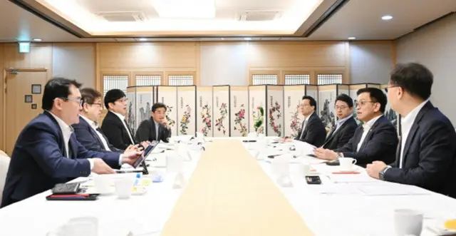 崔経済副首相、米相互関税で打撃部門への支援策検討を指示…官民研究機関トップと会合＝韓国