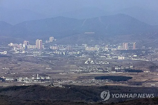 韓国側から見た北朝鮮の開城市内＝（聯合ニュース）