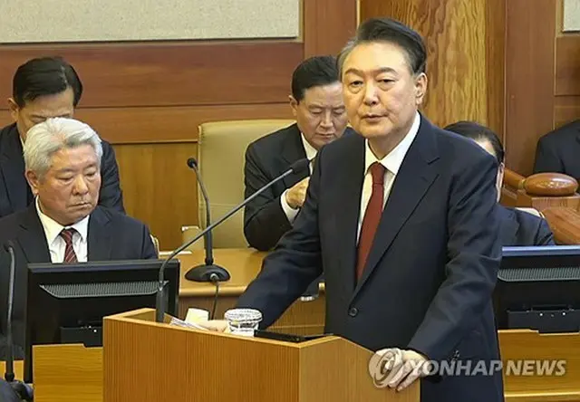韓国の憲法裁判所は２月２５日午後、尹錫悦（ユン・ソクヨル）大統領の罷免の是非を判断する弾劾審判の最終弁論を開いた。最終意見陳述を行う尹大統領＝（聯合ニュース）