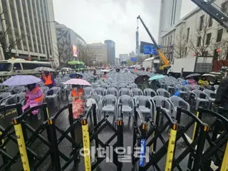 「革命」vs「清算」…尹大統領が罷免された初の週末の光化門広場＝韓国報道