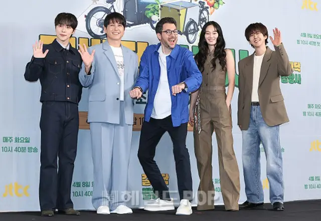 【フォト】リュ・スヨン&グァンヒ（ZE：A）ら、JTBC新バラエティー「道端のご飯屋」制作発表会に出席