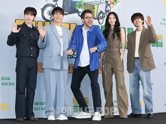【フォト】リュ・スヨン&グァンヒ（ZE：A）ら、JTBC新バラエティー「道端のご飯屋」制作発表会に出席