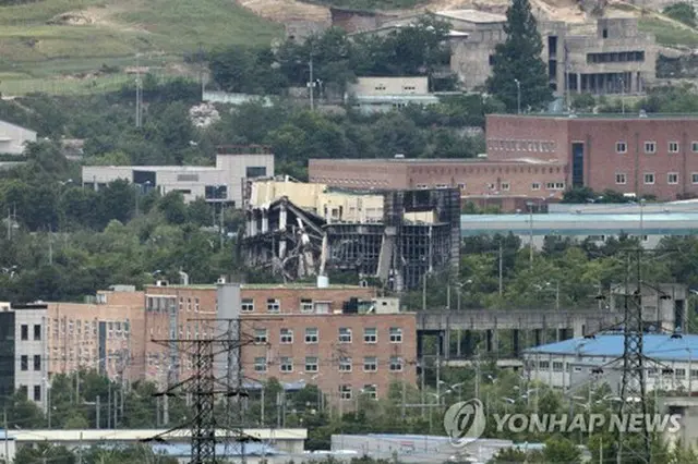 爆破された南北共同連絡事務所の建物＝（聯合ニュース）