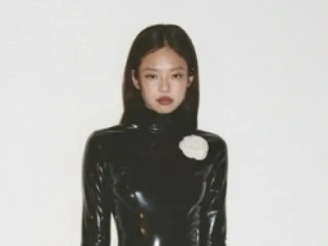 「BLACKPINK」JENNIE、どこに目をやったらいいのか1