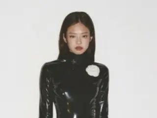 「BLACKPINK」JENNIE、どこに目をやったらいいのか…上・下露出の“くらくらスタイル”