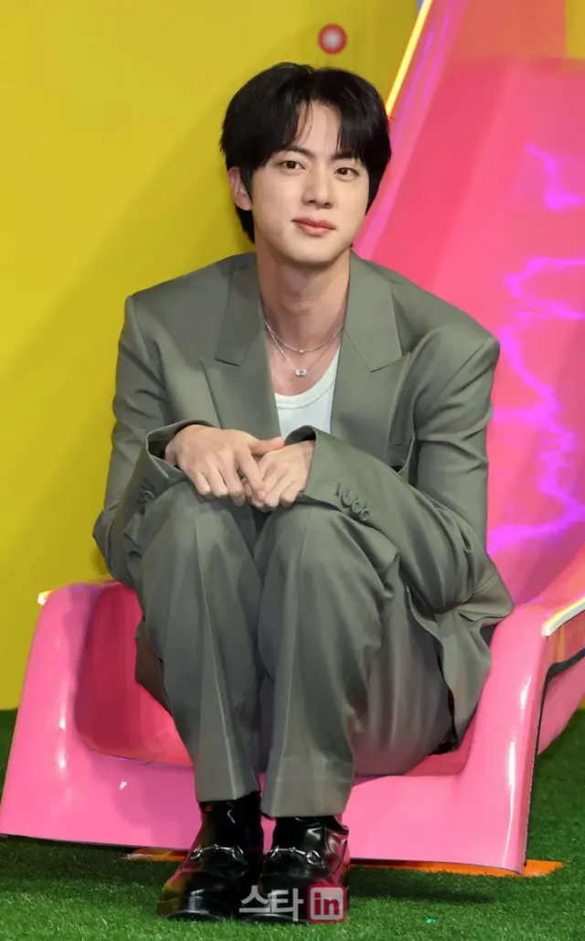 【フォト】「BTS」JIN、Netflixバラエティ「キアンの破天荒ゲストハウス」記者懇談会に出席4