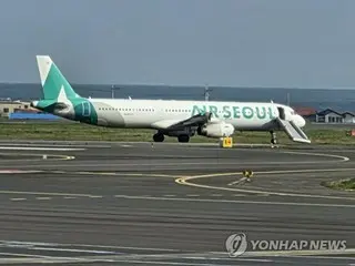 韓国旅客機　乗客が非常ドア開け離陸できず