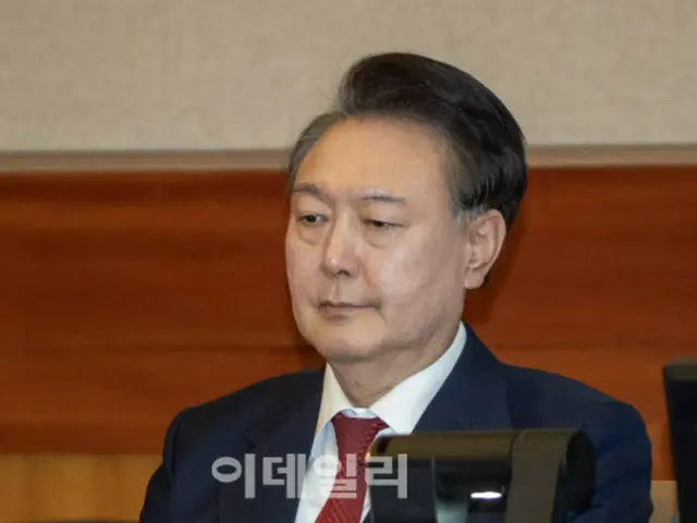 警察、大統領室・公館村を家宅捜索…尹元大統領に対する強制捜査が本格化＝韓国