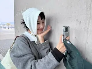 女優ソ・イェジ、騒動を正面突破後…G-DRAGON風のスカーフ姿で漢江ピクニック