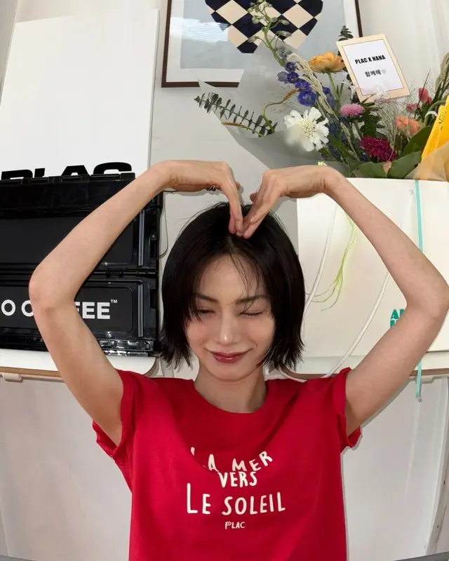 ナナ（AFTERSCHOOL）、痩せすぎて服がダボダボ…マイクロファイバー体型の極致02
