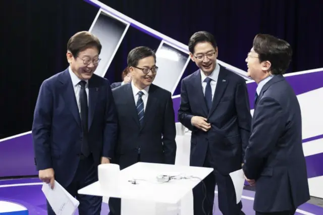 共に民主党、初のテレビ討論を終える…李在明と金慶洙は「統合」、金東淵は「けん制」＝韓国報道