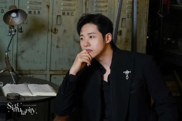 「B1A4」、単独コンサートのコンセプトフォト公開…3人3色のフォーマルルック03