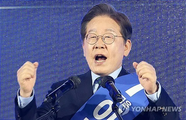 忠清北道清州市で行われた「共に民主党」の大統領選予備選で演説する李在明前代表＝１９日、清州（聯合ニュース）