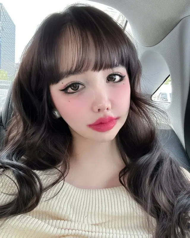 BOM（2NE1）、バービー人形すぎる姿が不自然？2