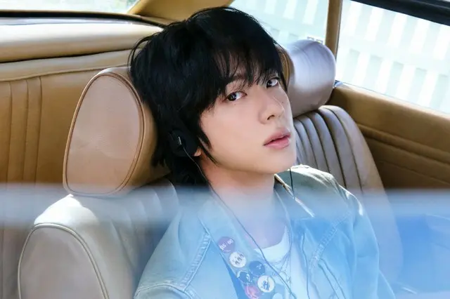 「BTS」JIN、無造作ヘアもカッコイイ！ …ロッカーになった「ワールドワイドハンサム」
