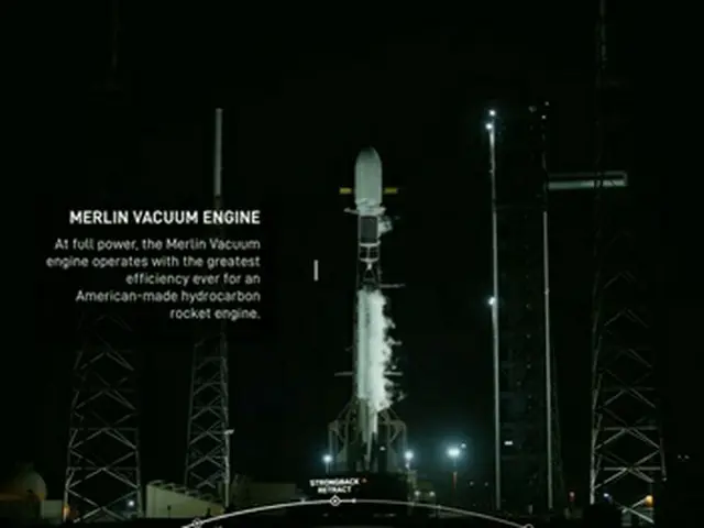 韓国の軍事偵察衛星４号機を搭載したロケット「ファルコン９」（スペースＸ提供）＝（聯合ニュース）≪転載・転用禁止≫