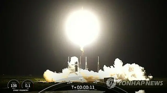 ４号機を搭載したファルコン９（スペースＸ提供）＝（聯合ニュース）≪転載・転用禁止≫